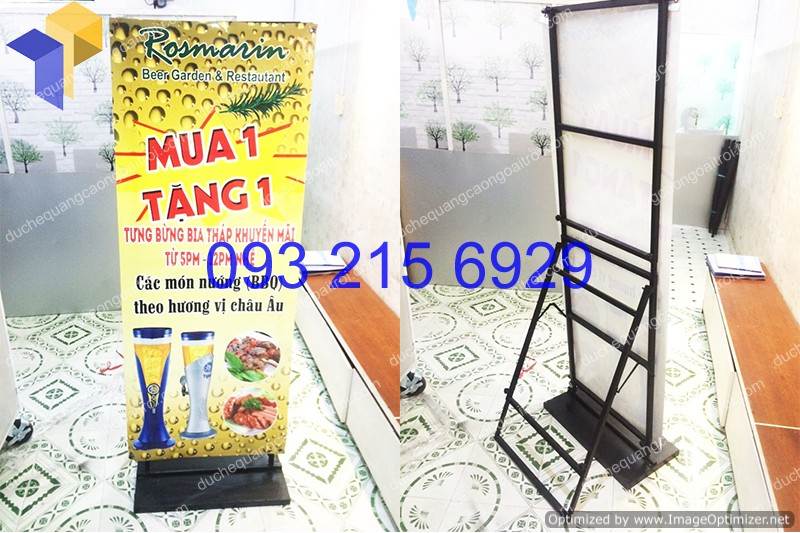 dia chi san xuat standee khung sat